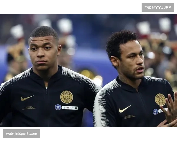 赛前发布会，拜仁主帅否认更衣室存在分歧，强调将战斗至最后一刻